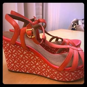 Slightly used Clark’s wedges size 11